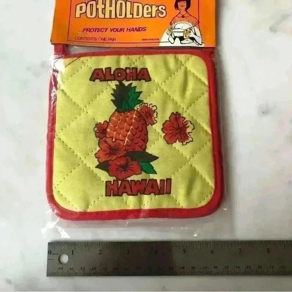 New in package! Pair of  vintage 1970s souvenir Hawaii potholders - Picture 6 of 7